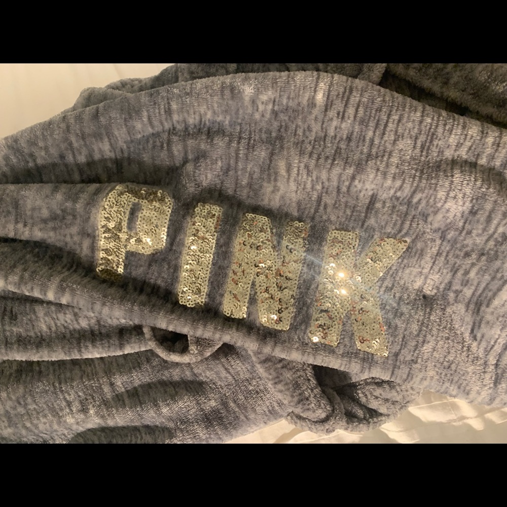 VS PINK COZY ROBE